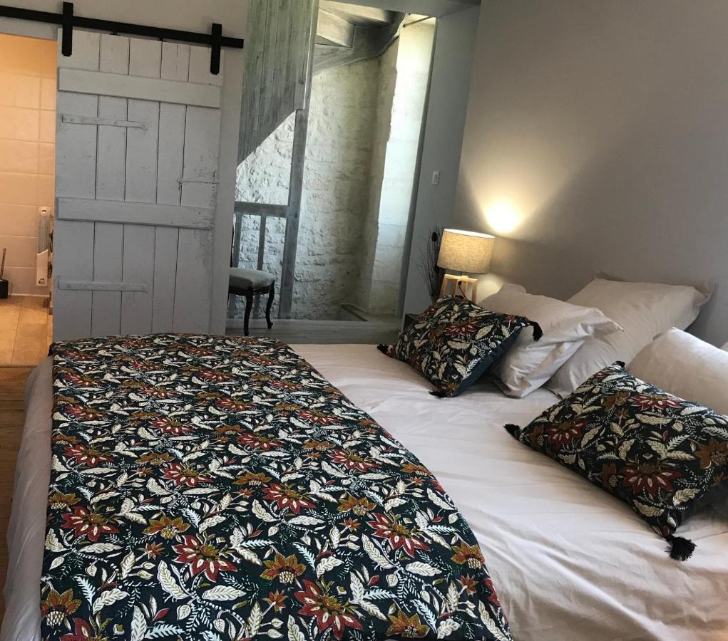 Bed and Breakfast Logis De Pierre Levee Bessines Екстер'єр фото