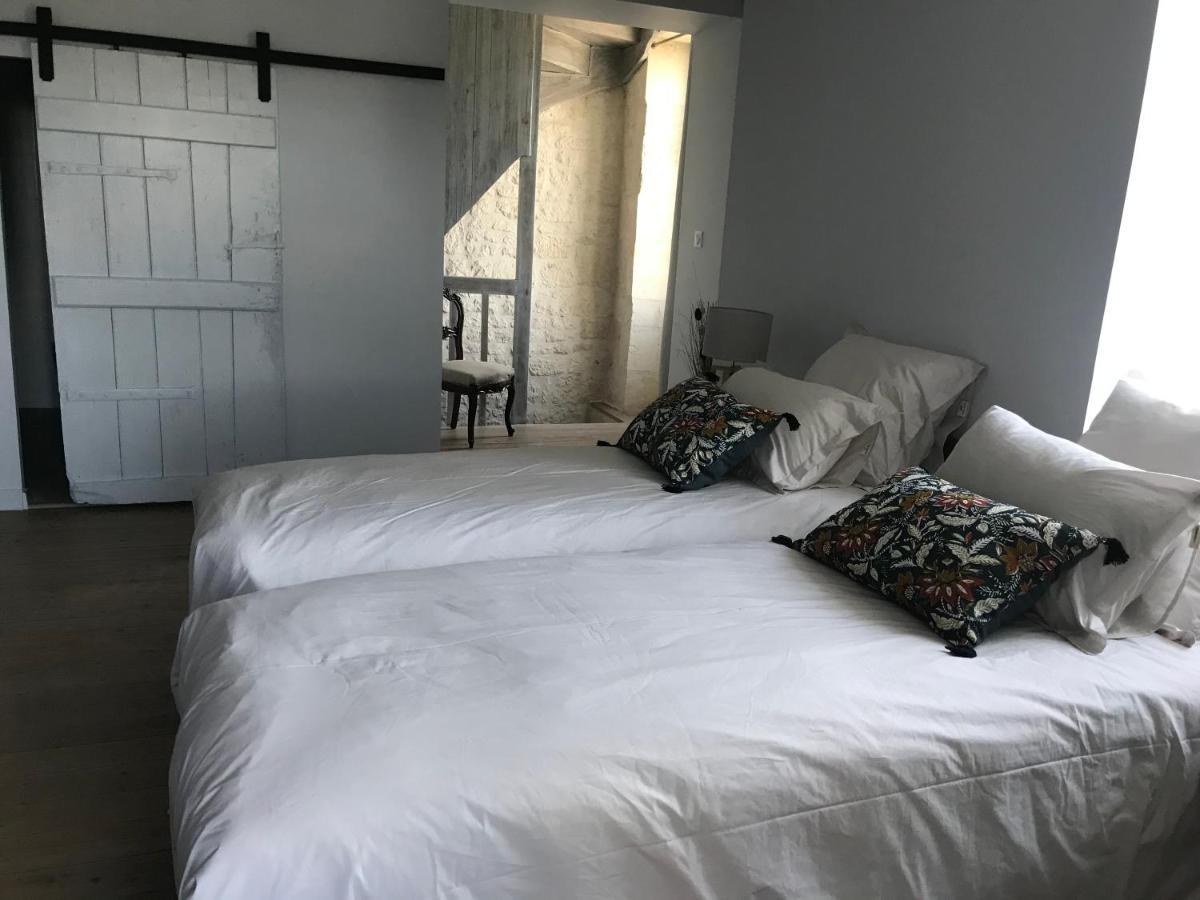 Bed and Breakfast Logis De Pierre Levee Bessines Екстер'єр фото